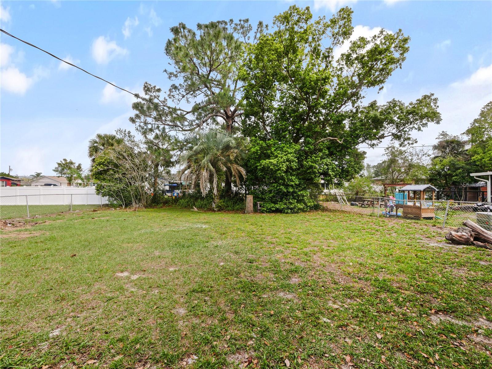 DELTONA LAKES UNIT 10 IN 25 & 36 18 30 - Residential