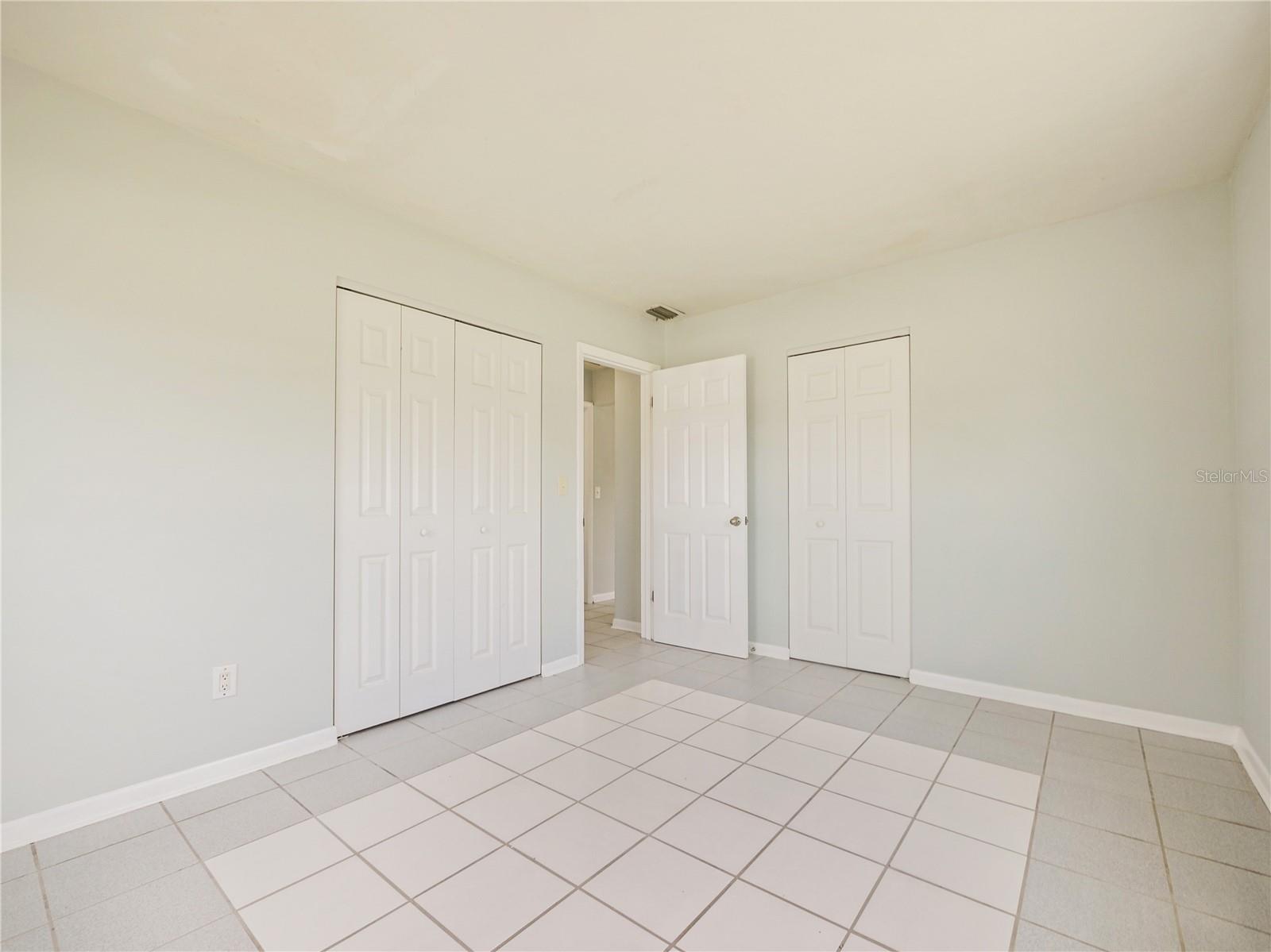 DELTONA LAKES UNIT 10 IN 25 & 36 18 30 - Residential