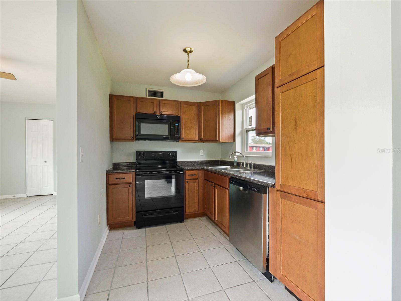 DELTONA LAKES UNIT 10 IN 25 & 36 18 30 - Residential