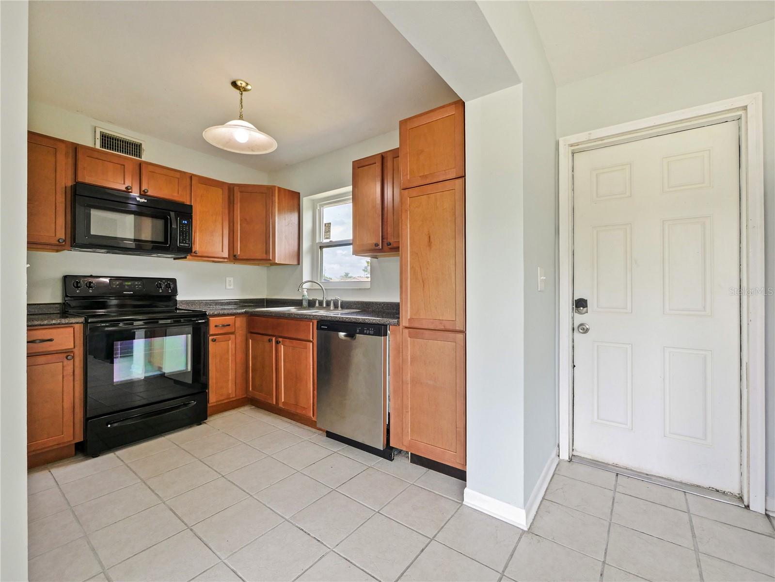 DELTONA LAKES UNIT 10 IN 25 & 36 18 30 - Residential