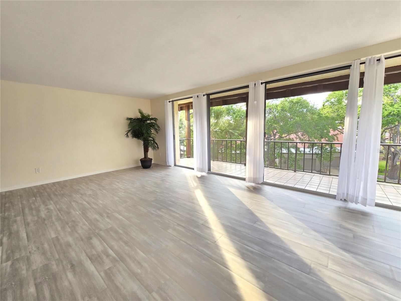 BRYNNWOOD CONDO 1 - Residential