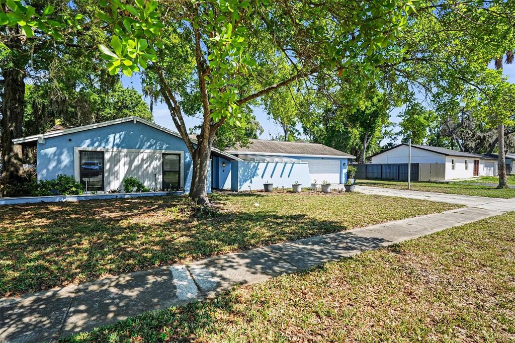 Photo of 3315 Las Brisas Drive, Riverview, FL 33578 (MLS # TB8489582)
