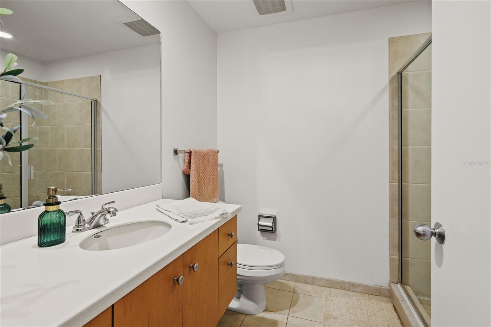 GRAND CENTRAL AT KENNEDY RESID - Residential