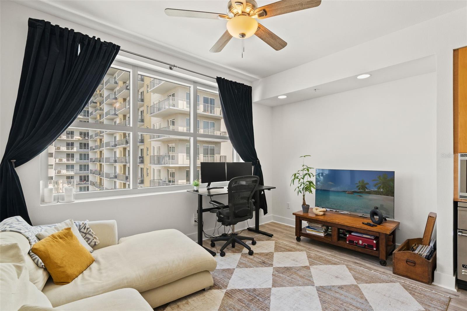 GRAND CENTRAL AT KENNEDY RESID - Residential