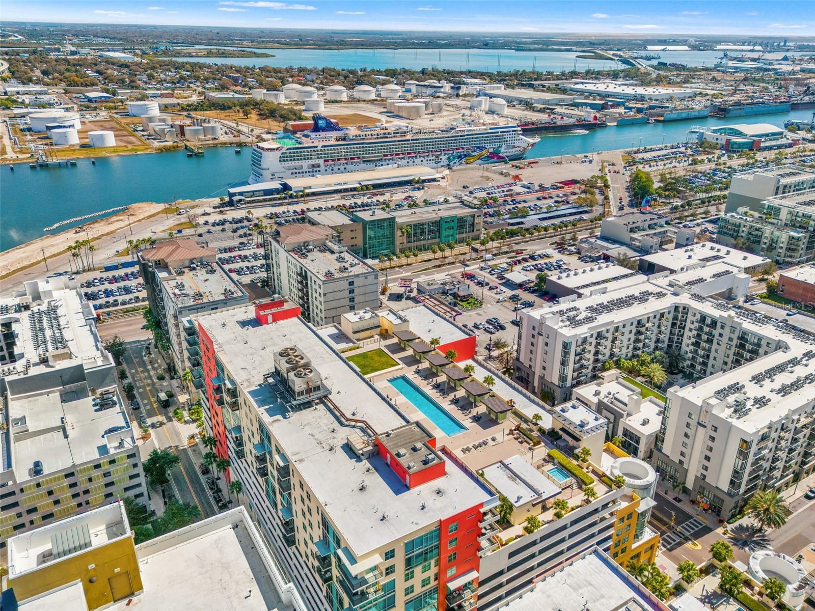 GRAND CENTRAL AT KENNEDY RESID - Residential