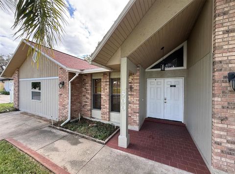 A home in WINTER GARDEN