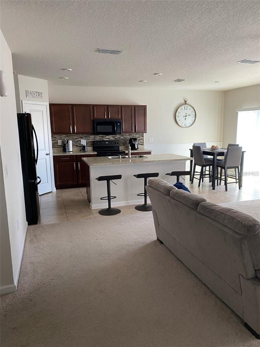 372 ROOKS LOOP