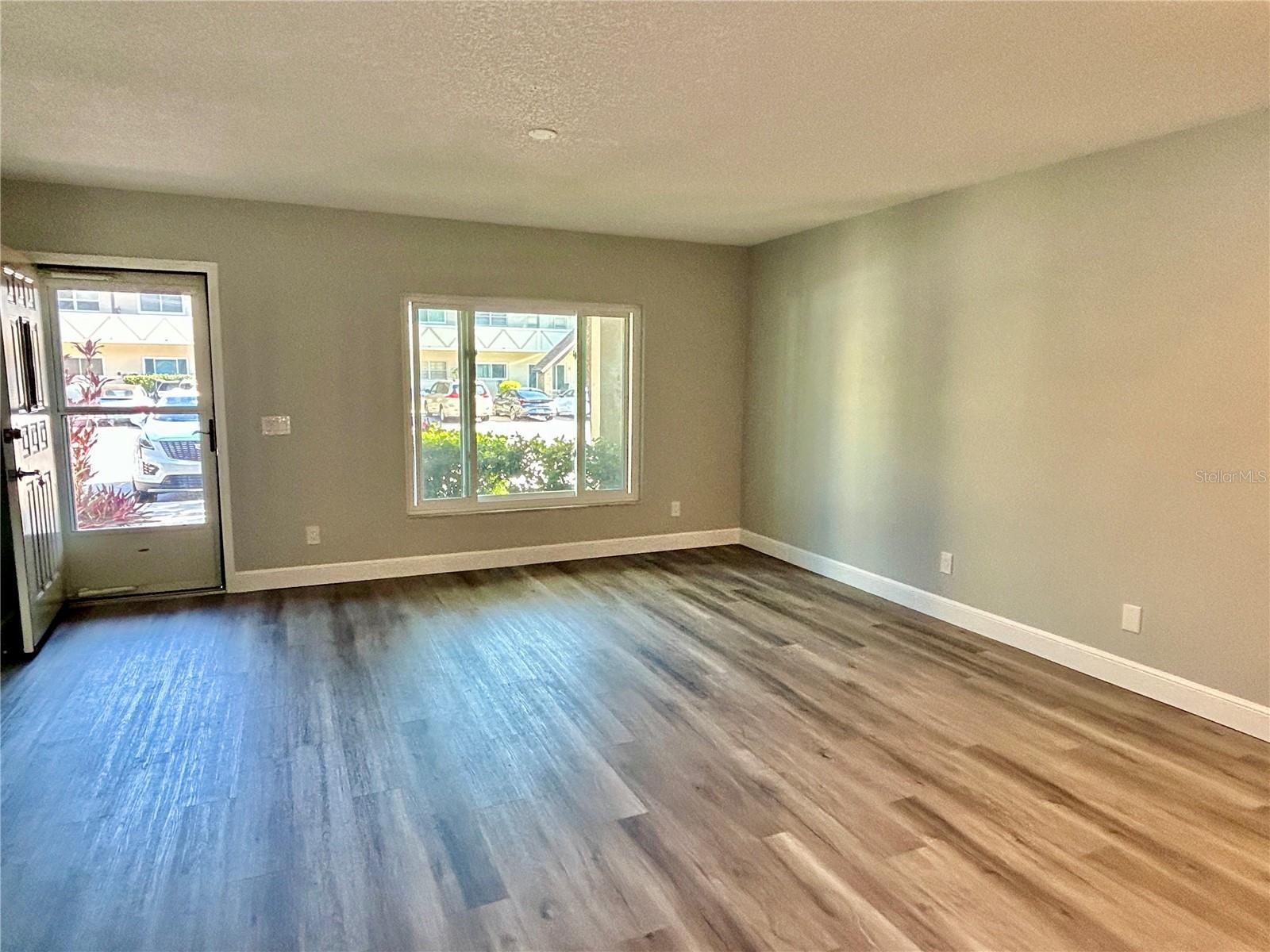 ON TOP OF THE WORLD - Residential