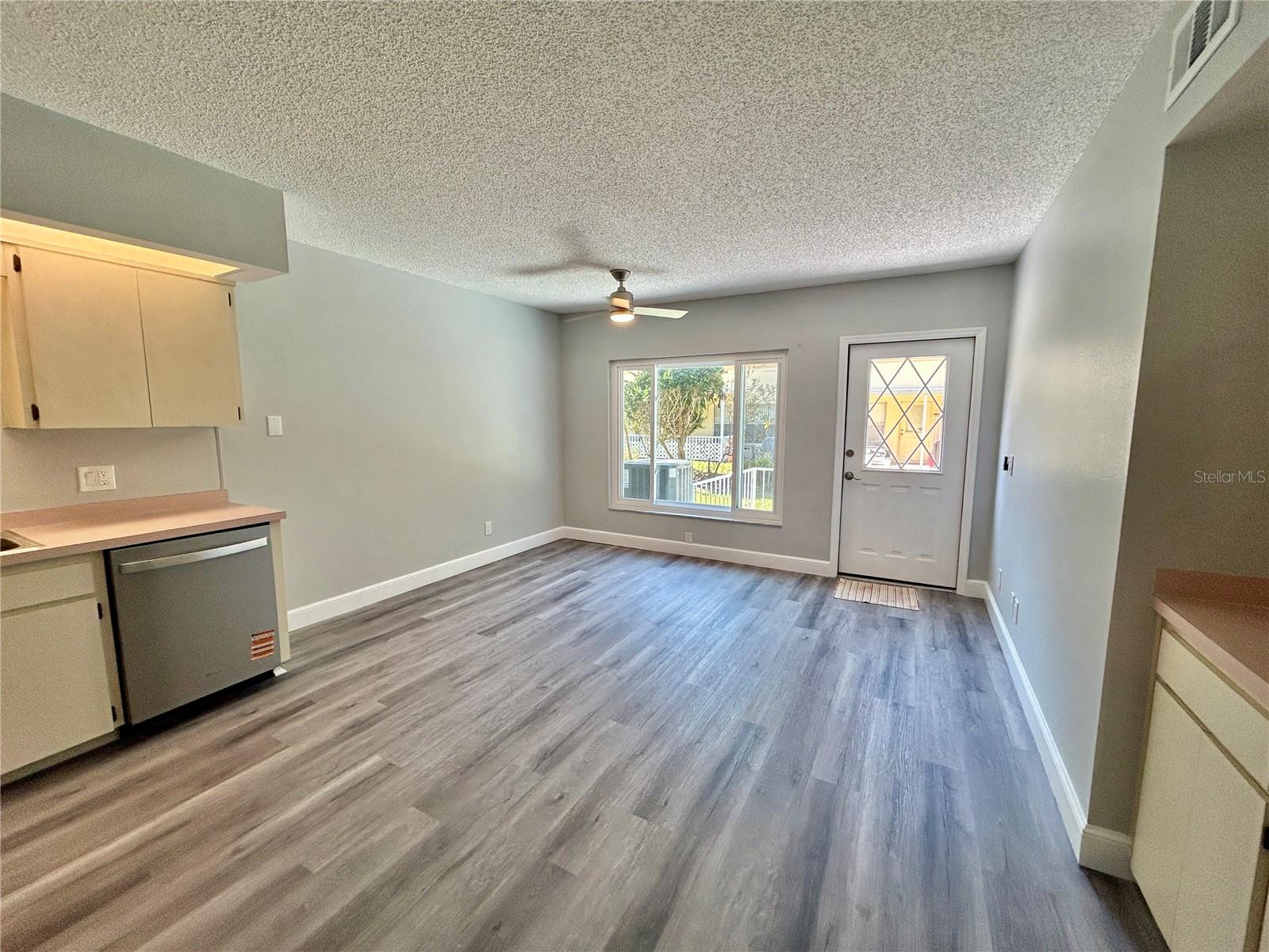 ON TOP OF THE WORLD - Residential