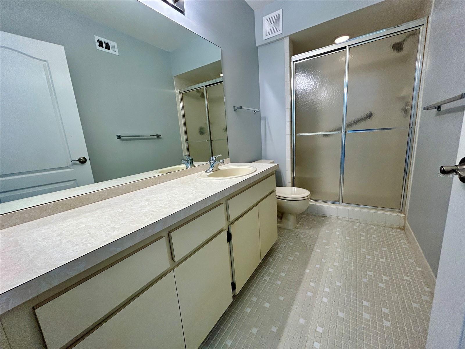 ON TOP OF THE WORLD - Residential