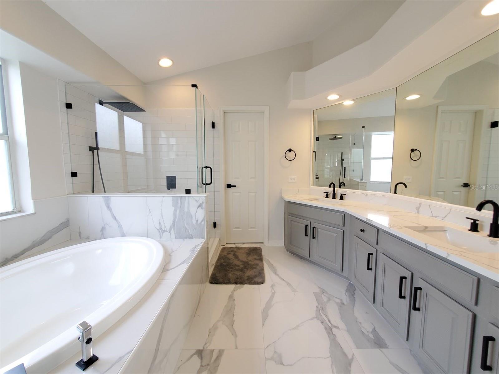 RIVER HILLS COUNTRY CLUB PARCE - Residential