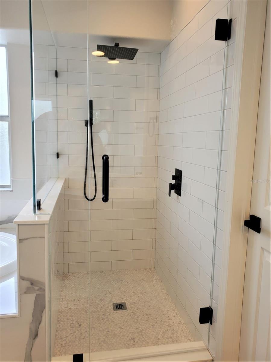 RIVER HILLS COUNTRY CLUB PARCE - Residential