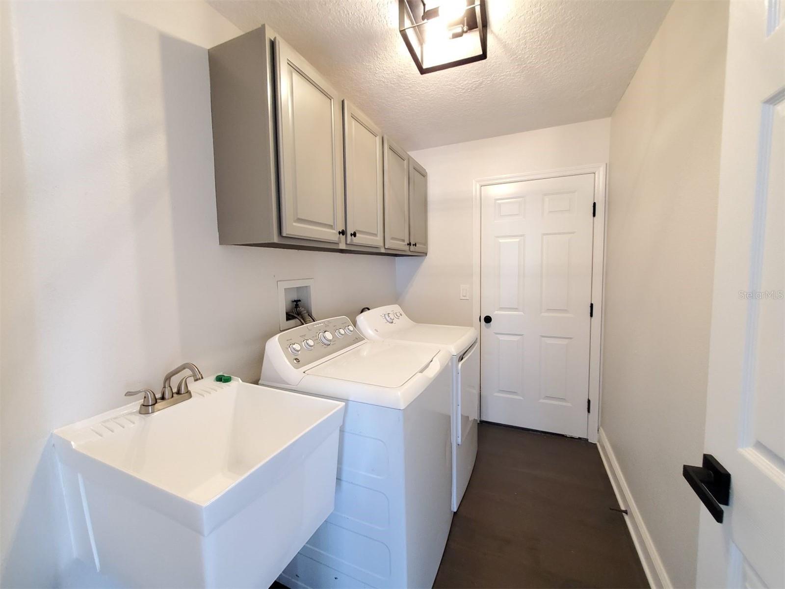 RIVER HILLS COUNTRY CLUB PARCE - Residential