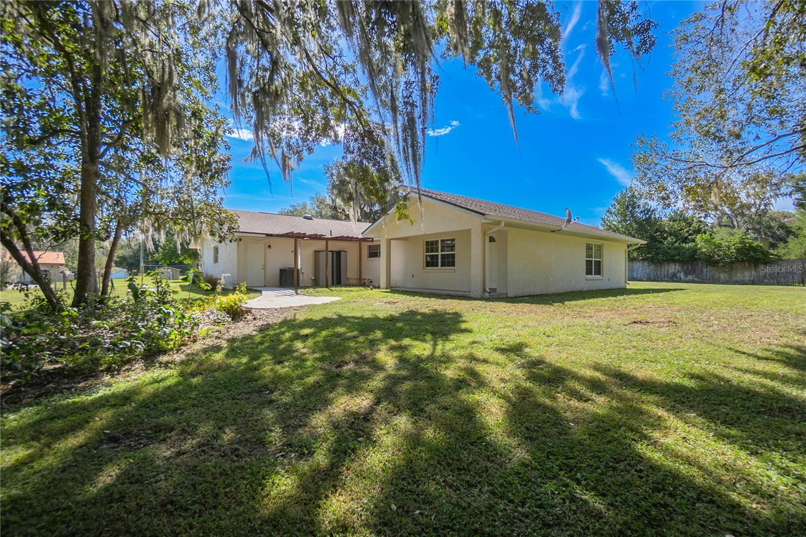 LOCKSHIRE PARK UNIT 02 UNREC - Residential