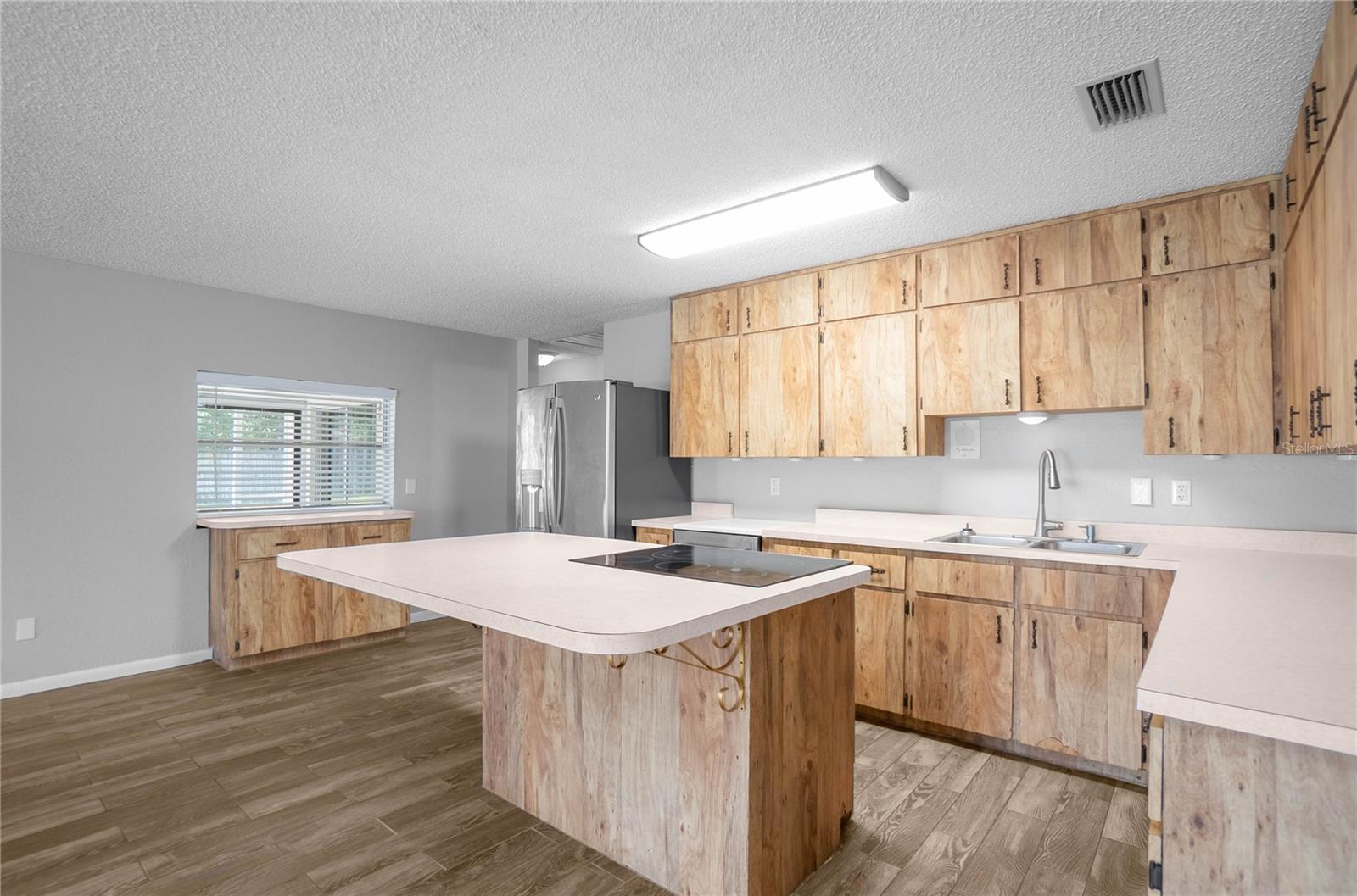 LOCKSHIRE PARK UNIT 02 UNREC - Residential