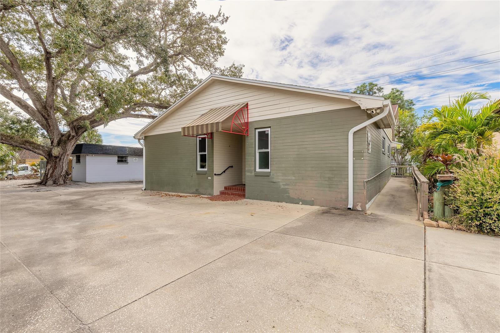 ORANGE ISLAND PARK DAYTONA - Commercial Sale