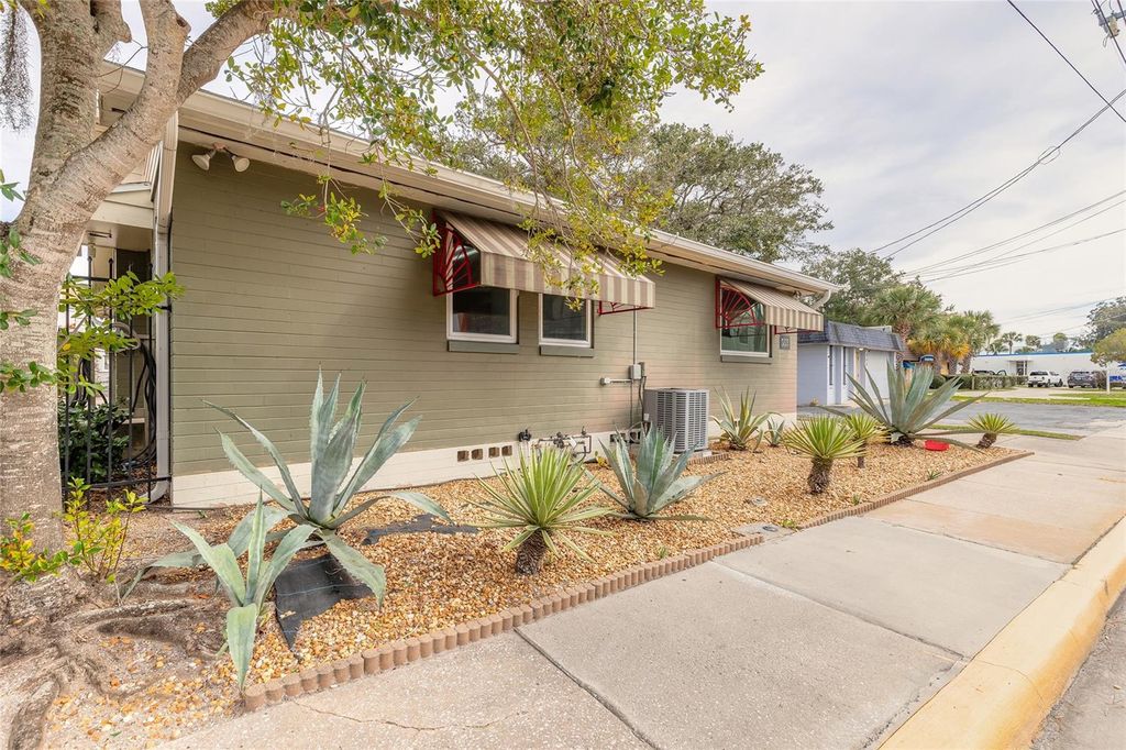 Photo of 555 Ballough Road, Daytona Beach, FL 32114 (MLS # V4946562)