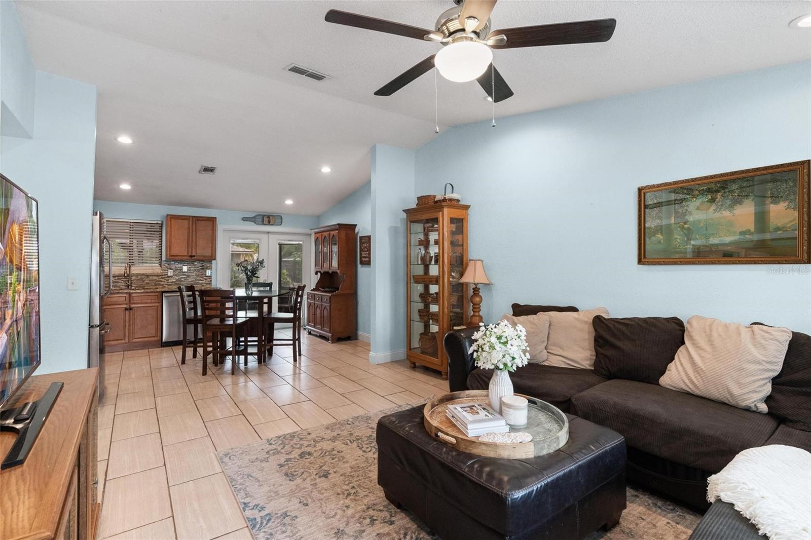 CINNAMON HILL - Residential