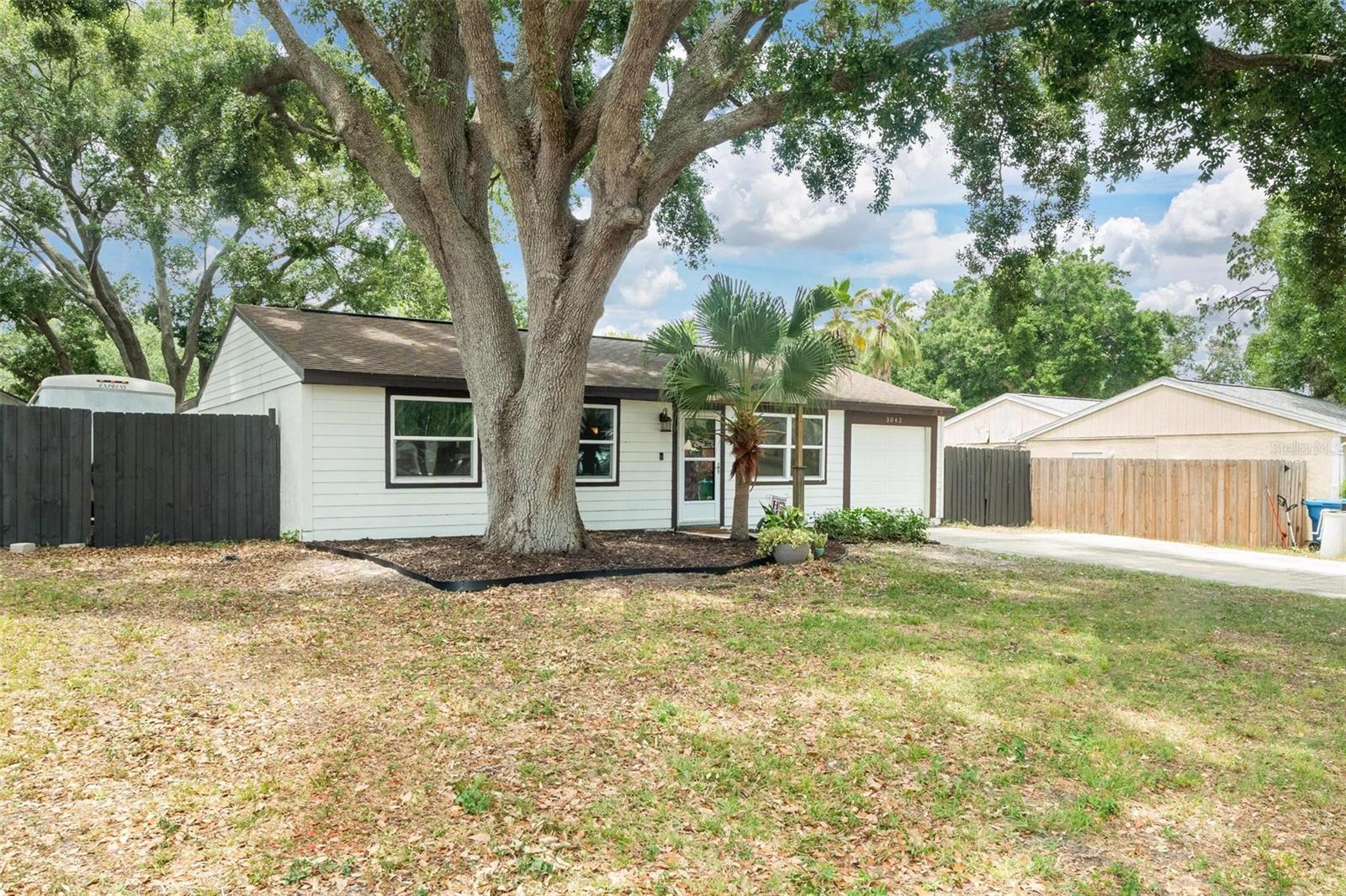 CINNAMON HILL - Residential