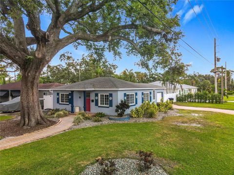 Photo of 3201 Melton Street N, St Petersburg, FL 33703 (MLS # TB8442334) Photo of 3201 Melton Street N, St Petersburg, FL 33703 (MLS # TB8442334)