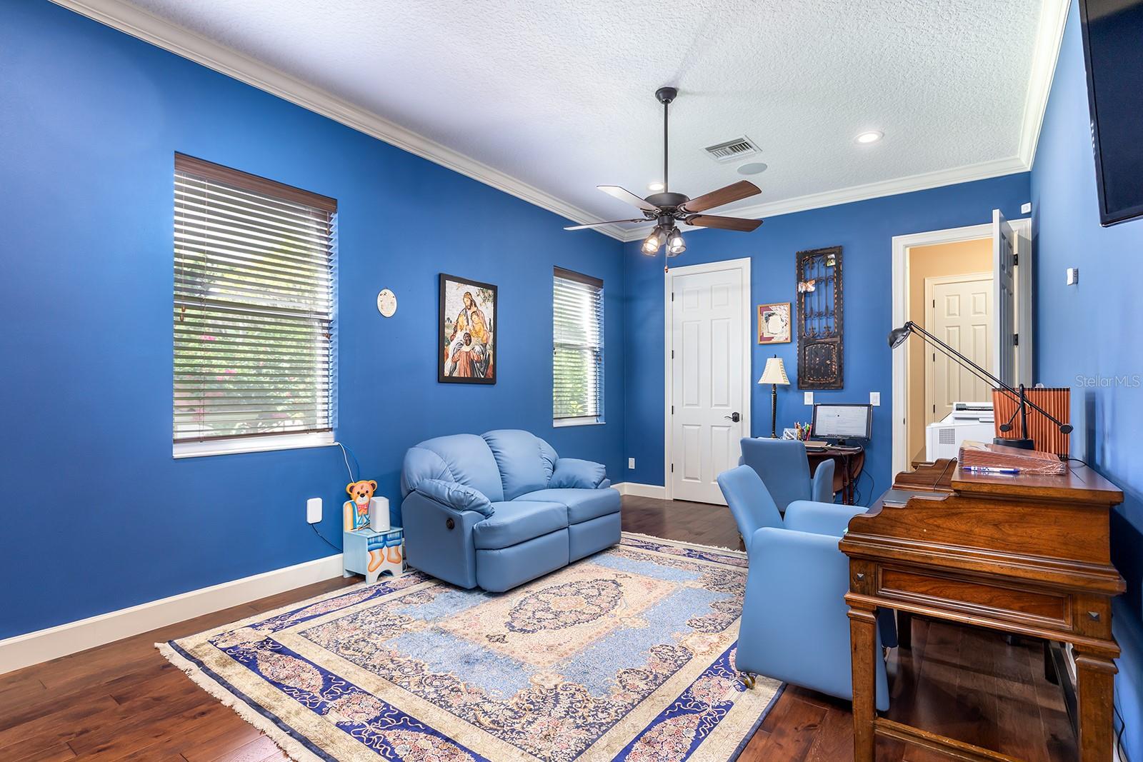 KILLARNEY CIRCLE - Residential