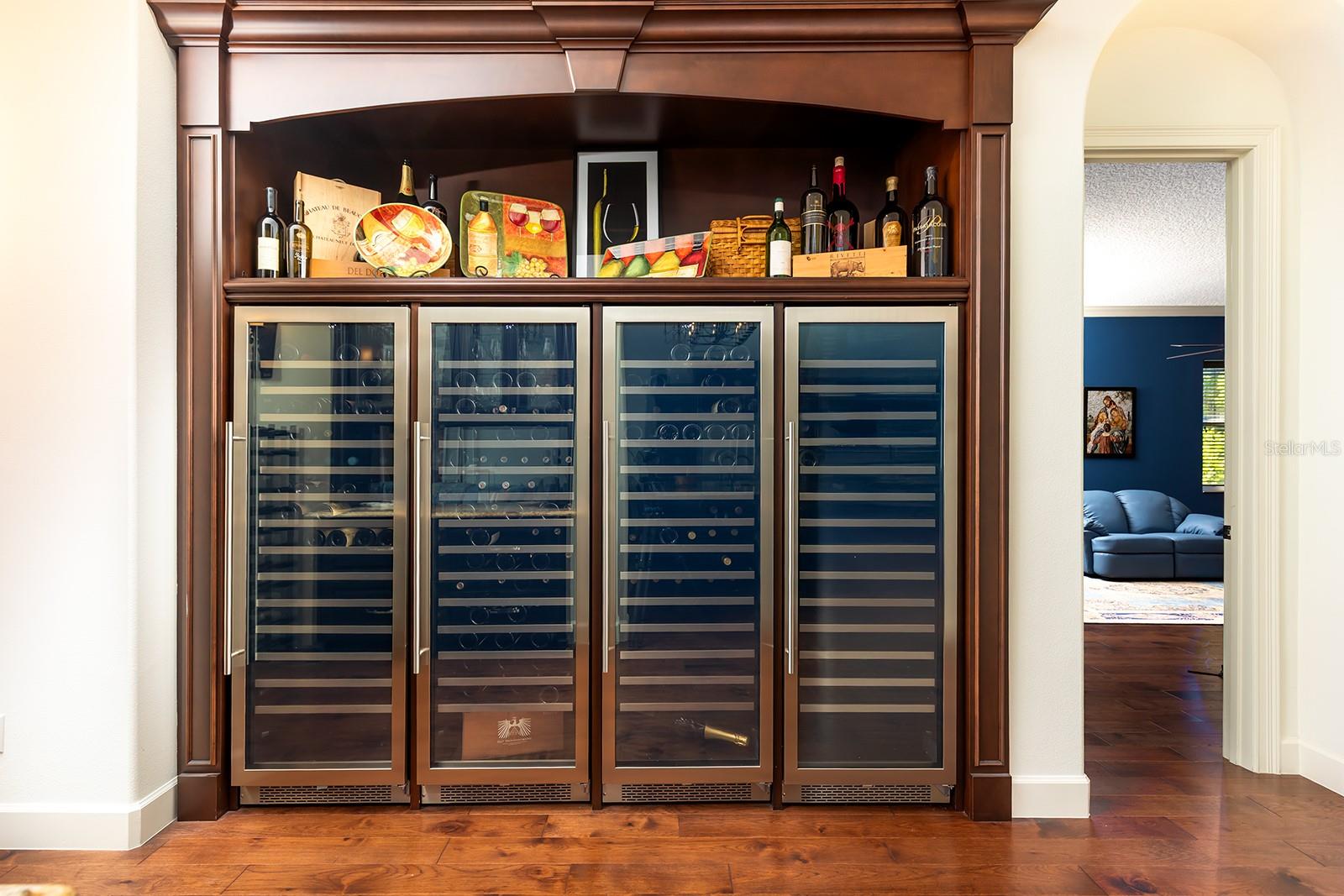 KILLARNEY CIRCLE - Residential