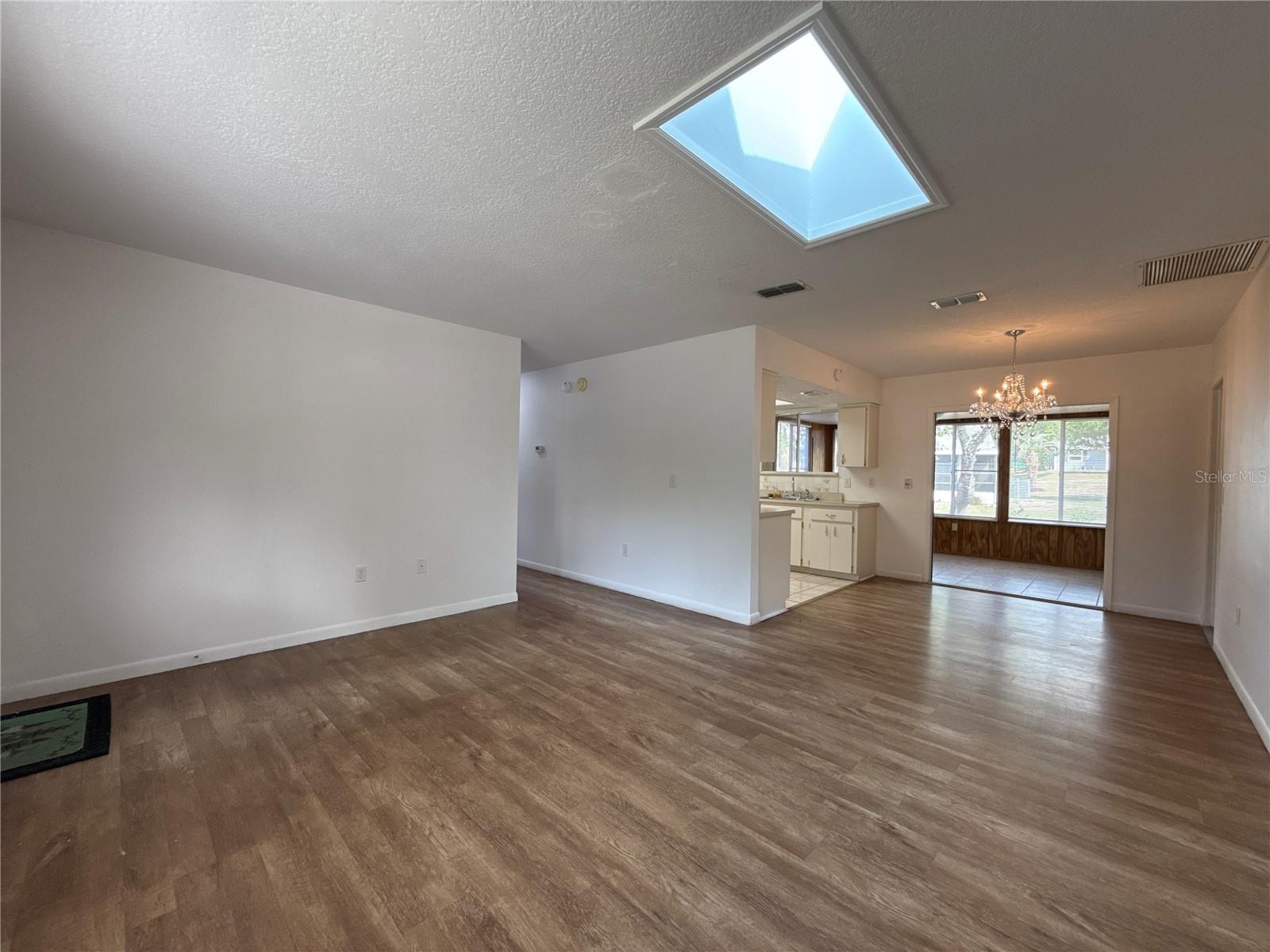 OAK RUN - Residential Lease