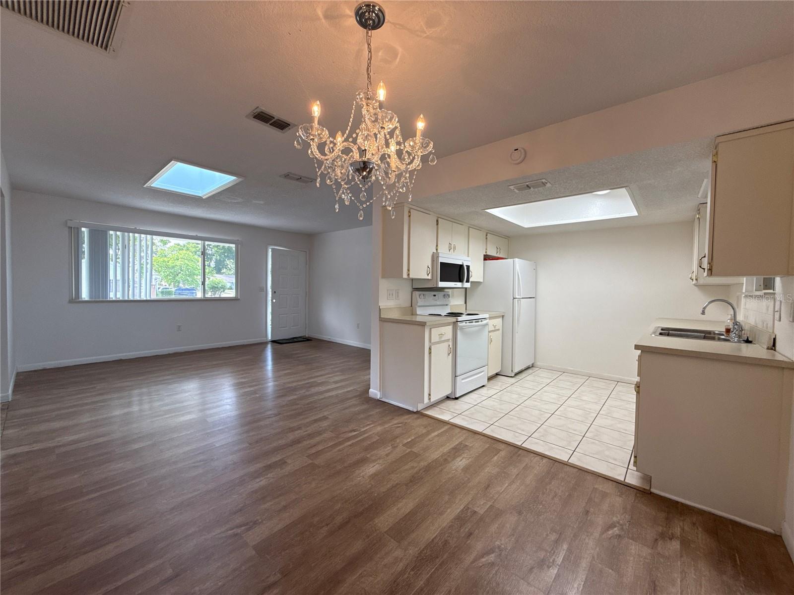 OAK RUN - Residential Lease