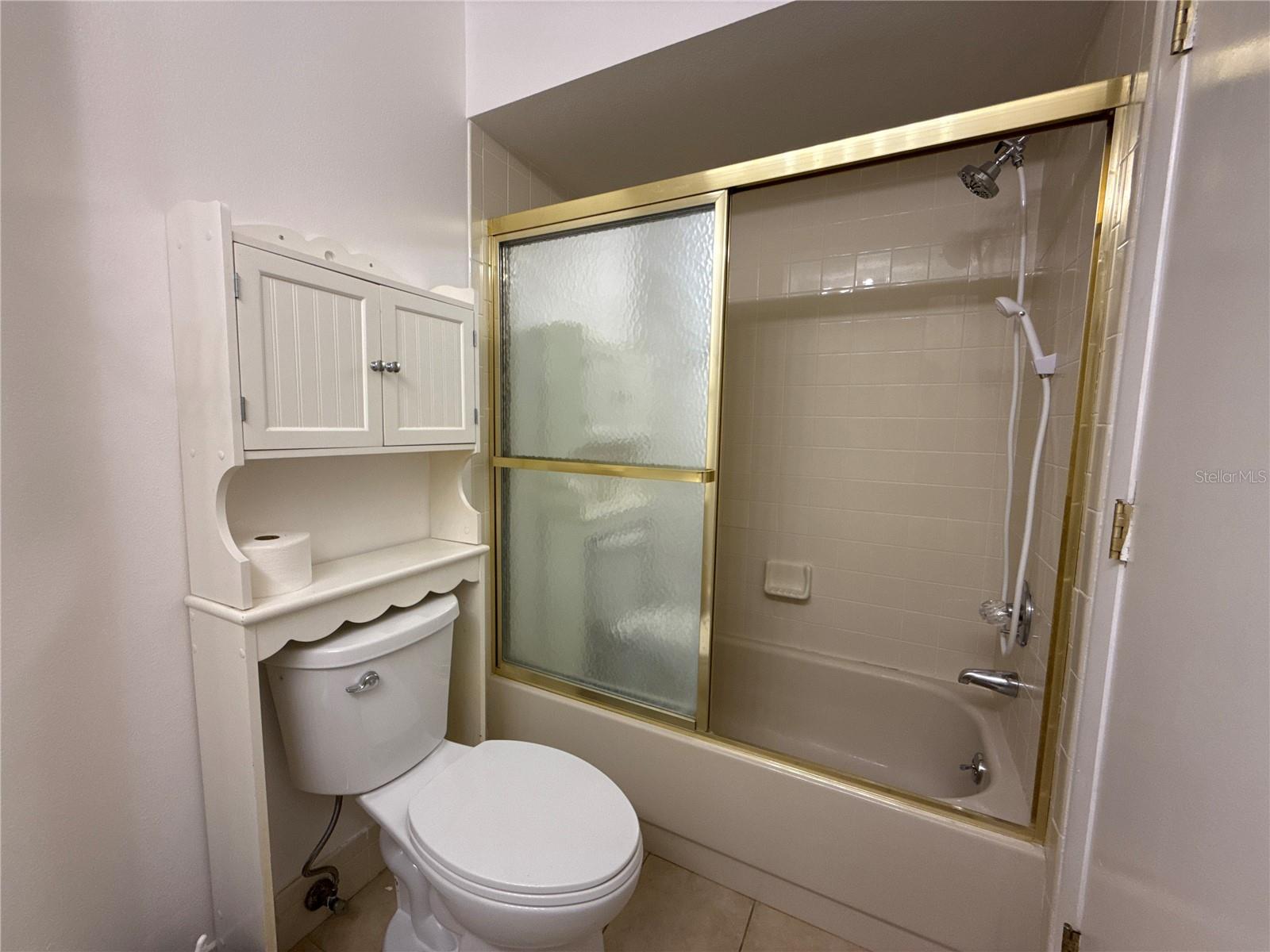 OAK RUN - Residential Lease
