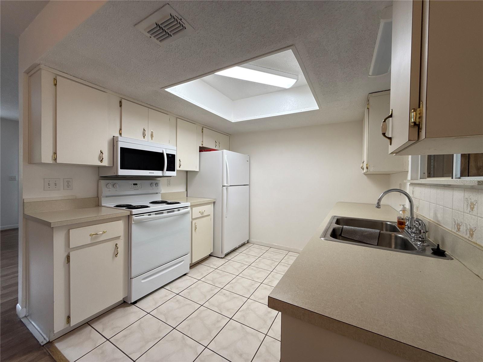 OAK RUN - Residential Lease