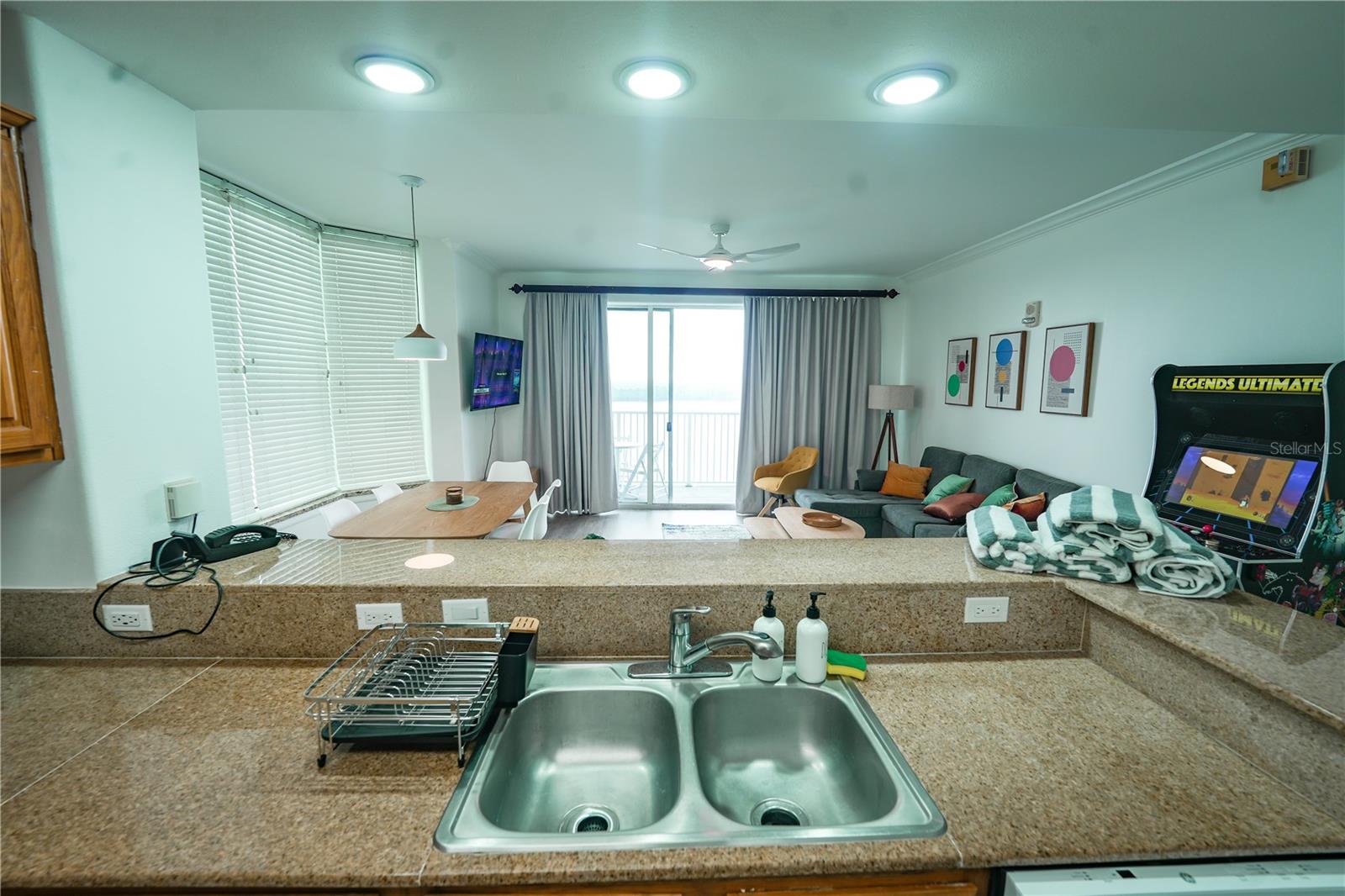 BLUE HERON BEACH RESIDENCE TOWER I - Residential