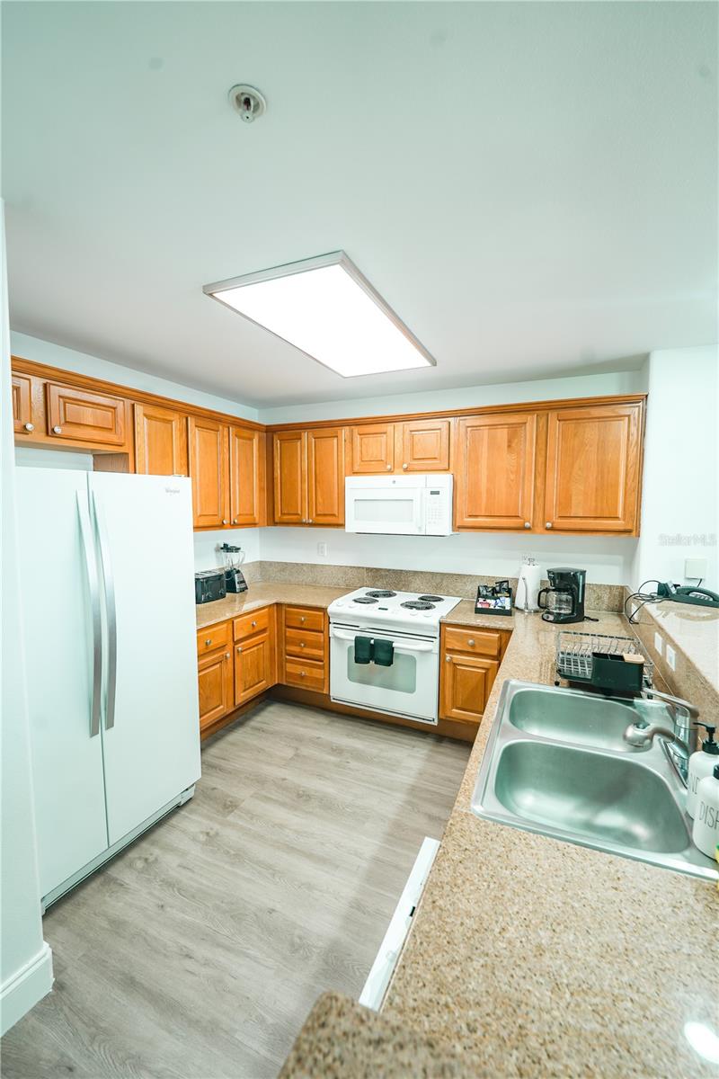 BLUE HERON BEACH RESIDENCE TOWER I - Residential