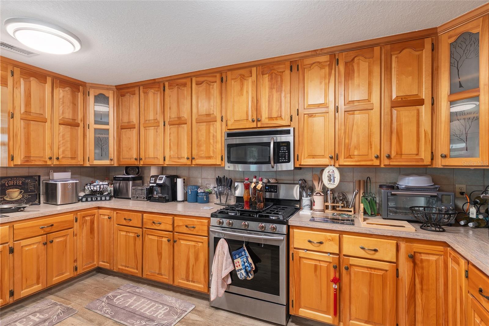 CLAY SHORES - Residential