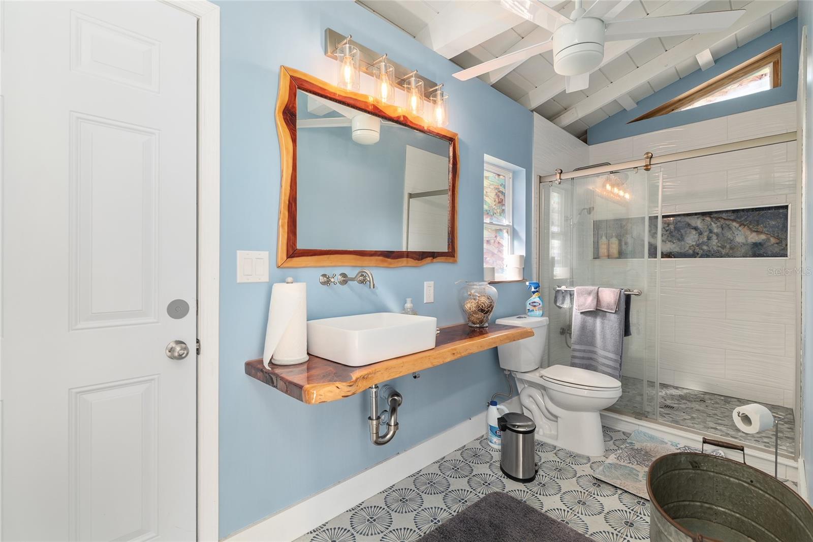 CLAY SHORES - Residential