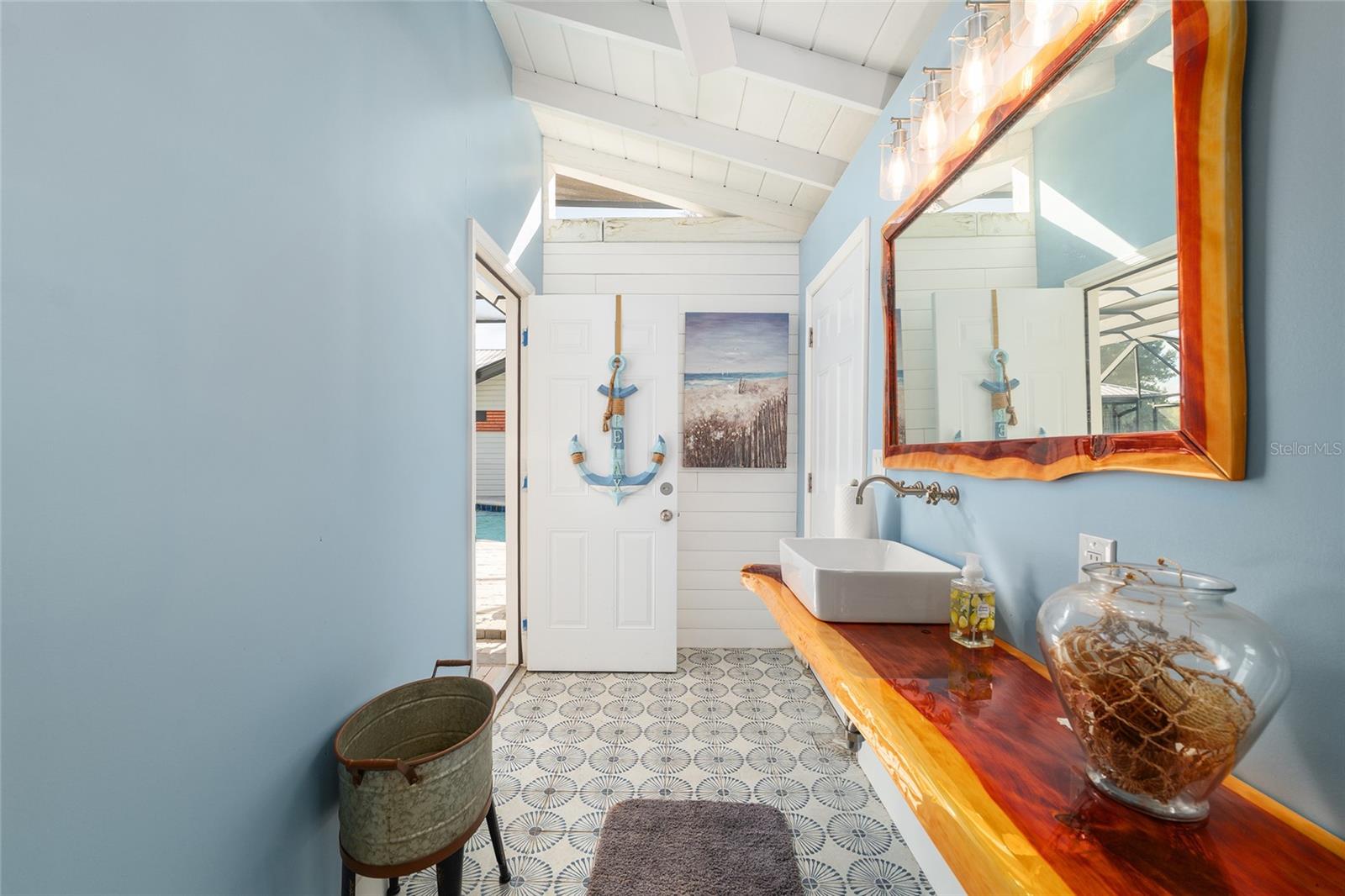 CLAY SHORES - Residential