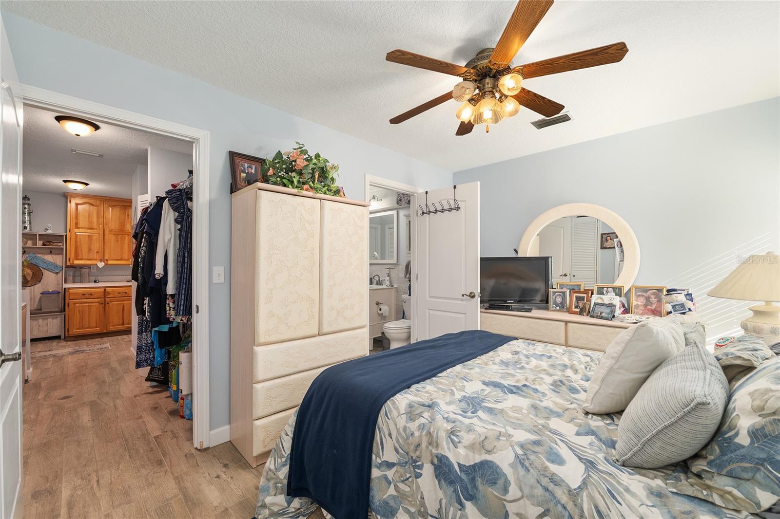 CLAY SHORES - Residential