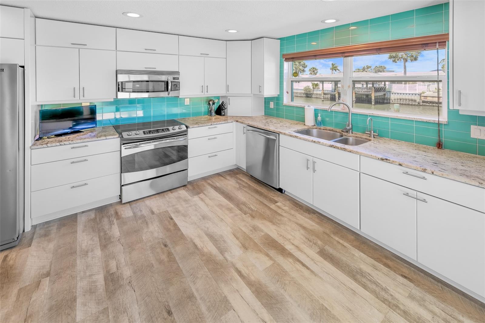 YACHT HAVEN - Residential