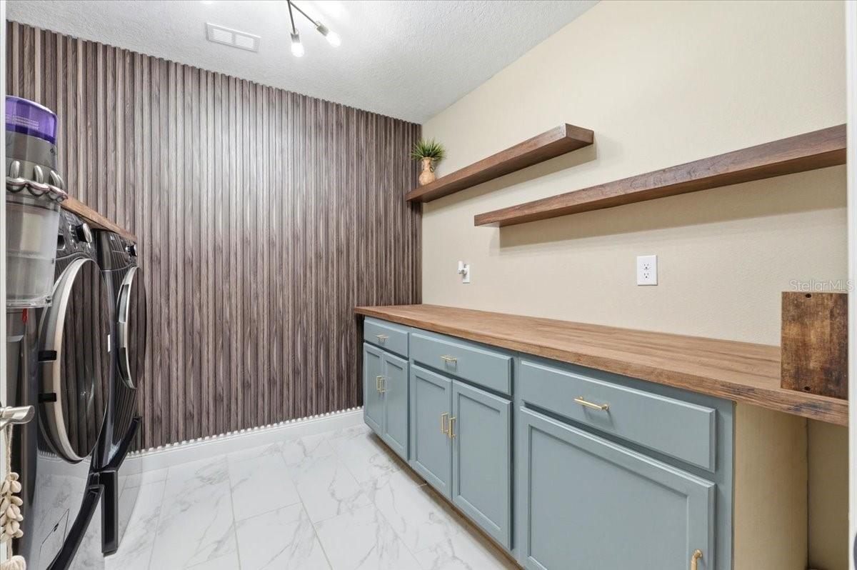 B AND D HAWKSTONE PHASE 2 LOT 26 BLOCK 1 - Residential