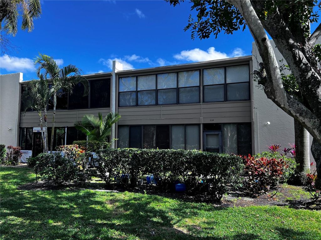 Photo of 533 Lakeside Drive #533, Bradenton, FL 34210 (MLS # A4685270)