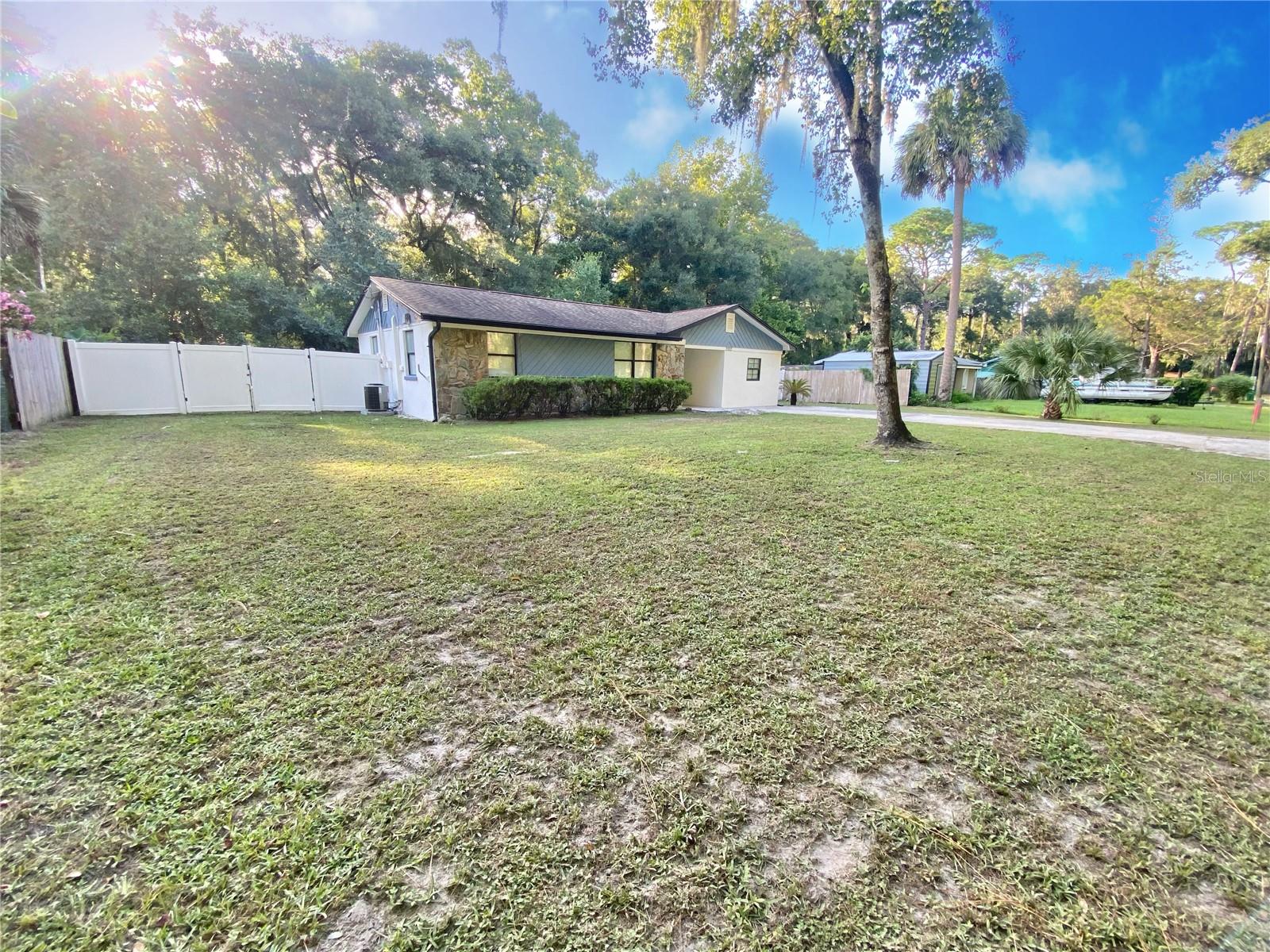 ACREAGE IN SECS 5-10 - Residential