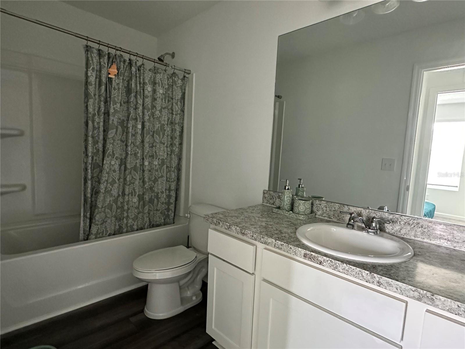 DUG CRK TWNHMS - Residential