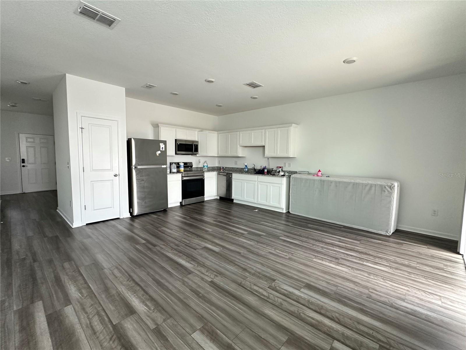 DUG CRK TWNHMS - Residential