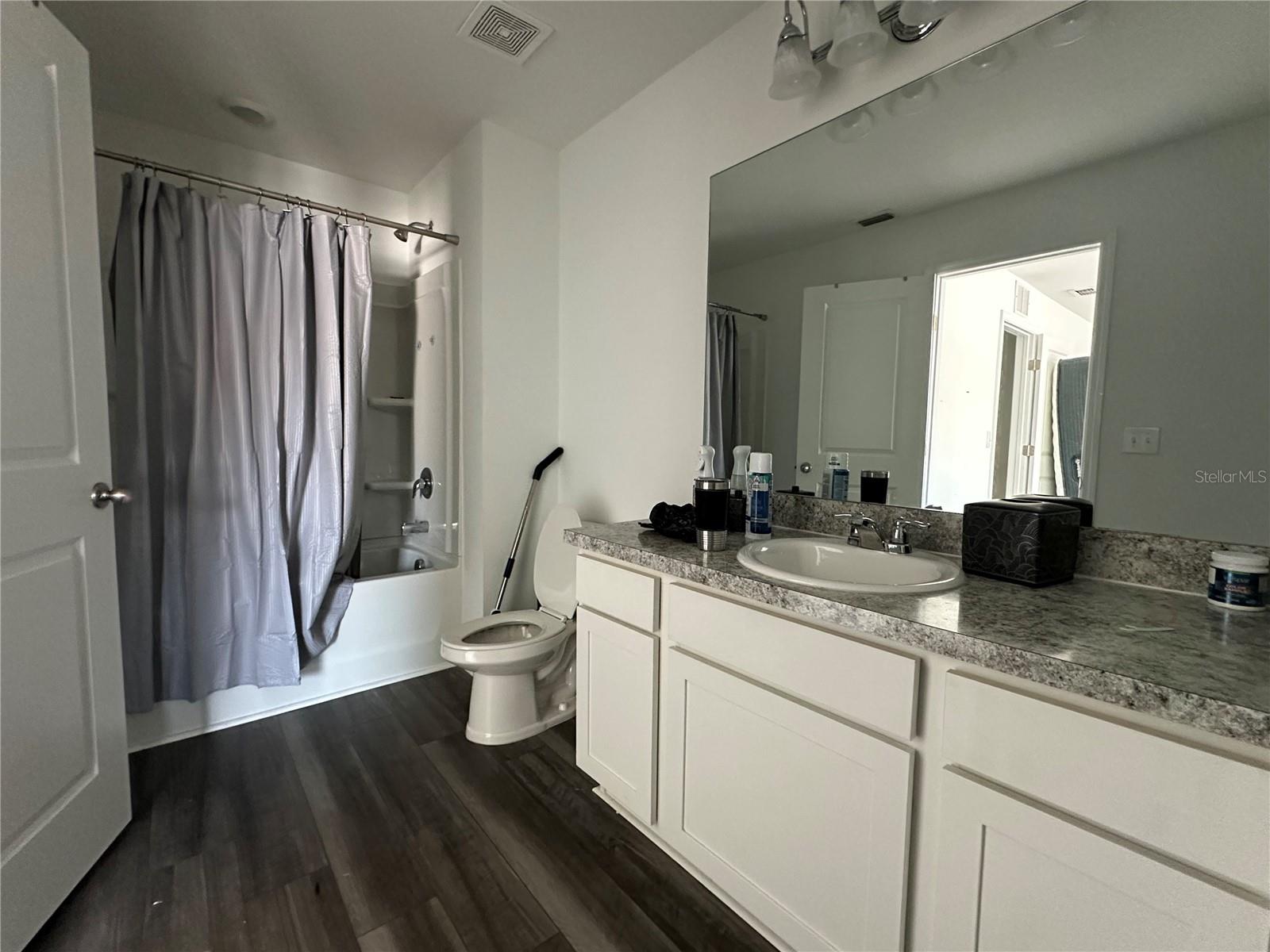 DUG CRK TWNHMS - Residential