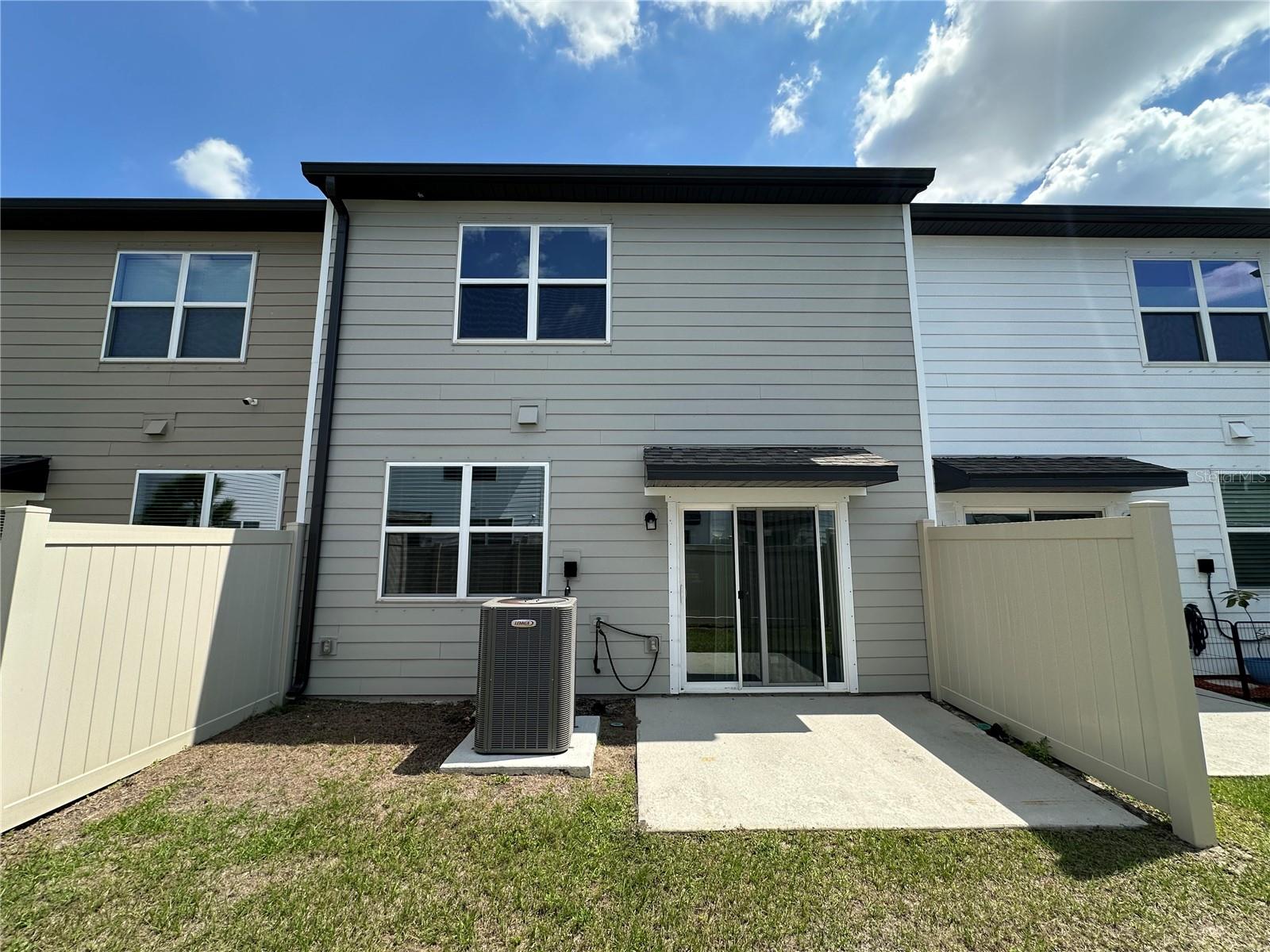 DUG CRK TWNHMS - Residential