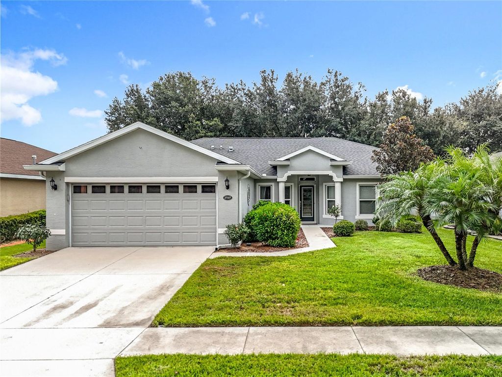Photo of 27327 Roanoke Drive, Leesburg, FL 34748 (MLS # O6397548)