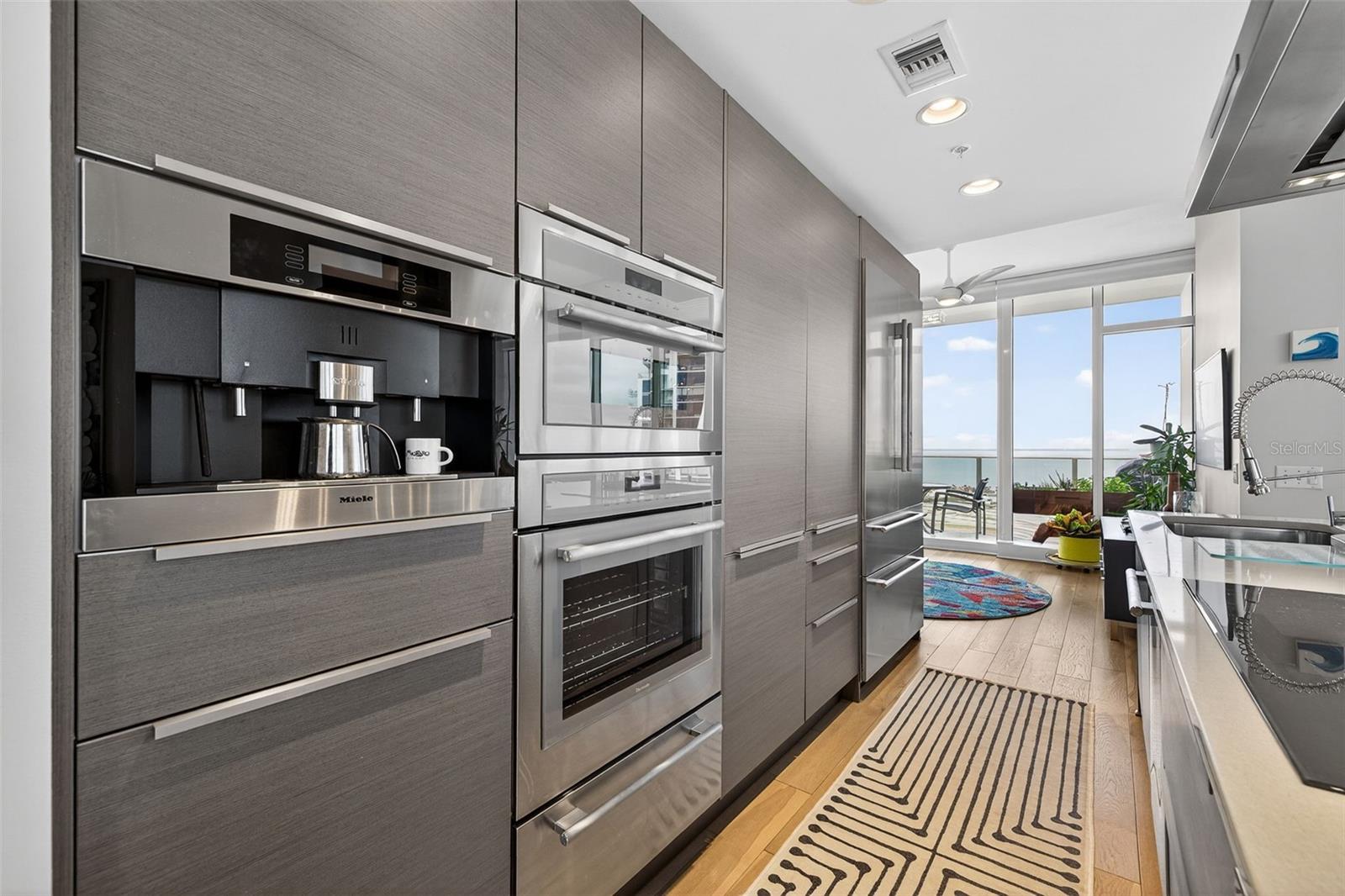 SIGNATURE PLACE CONDO - Residential