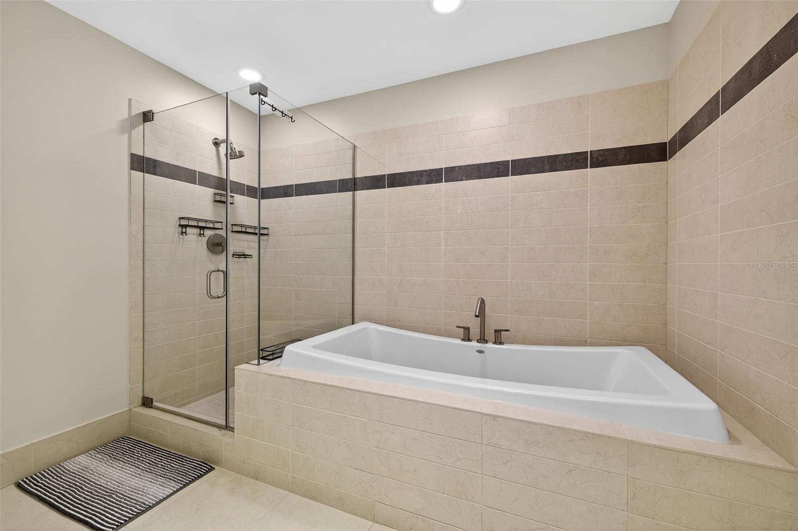 SIGNATURE PLACE CONDO - Residential