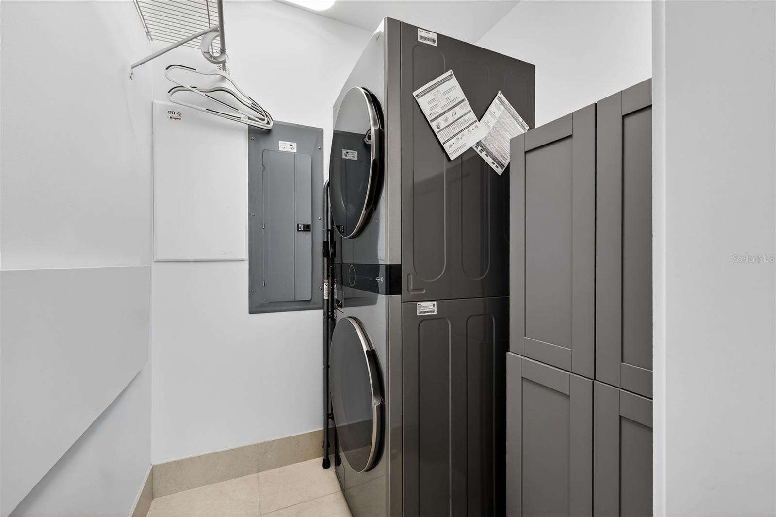 SIGNATURE PLACE CONDO - Residential