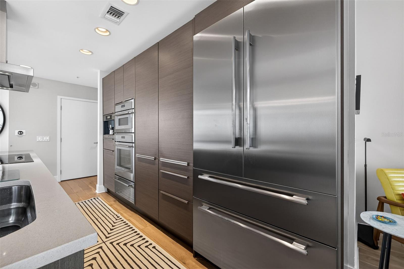 SIGNATURE PLACE CONDO - Residential