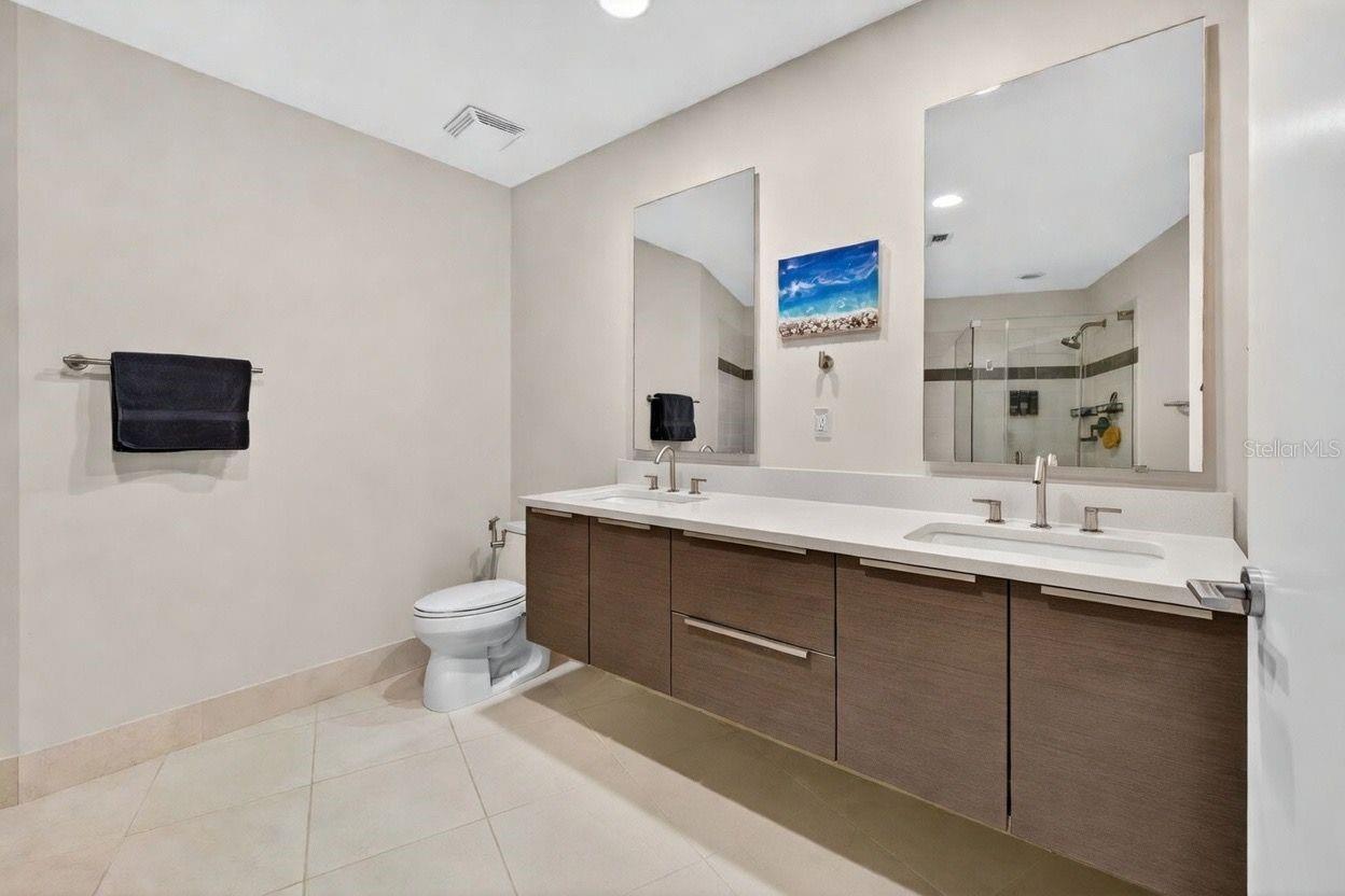 SIGNATURE PLACE CONDO - Residential